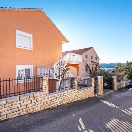 Nice Apartment In Krusevo With House Sea View *