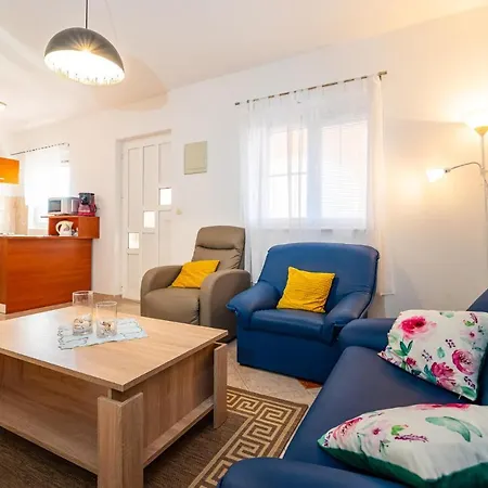 Nice Apartment In Krusevo With House Sea View *